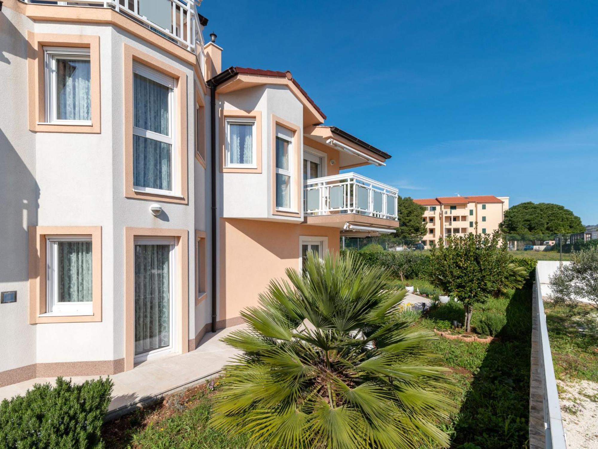 Apartment Villa Nikaroni-1 By Interhome Trogir Exterior foto